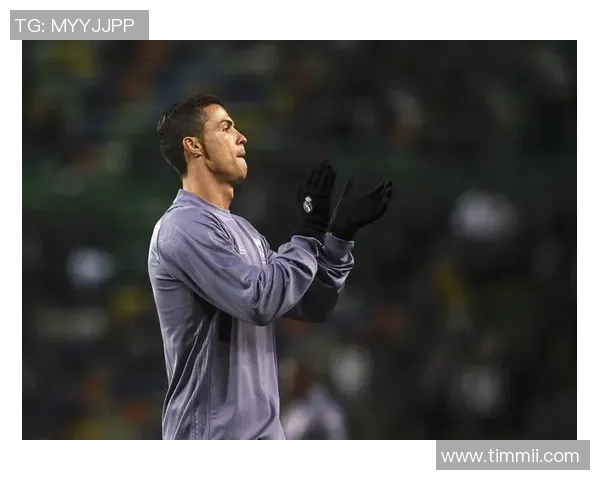 足球巨星成长轨迹全景呈现从青涩少年到世界顶级球员的奋斗历程