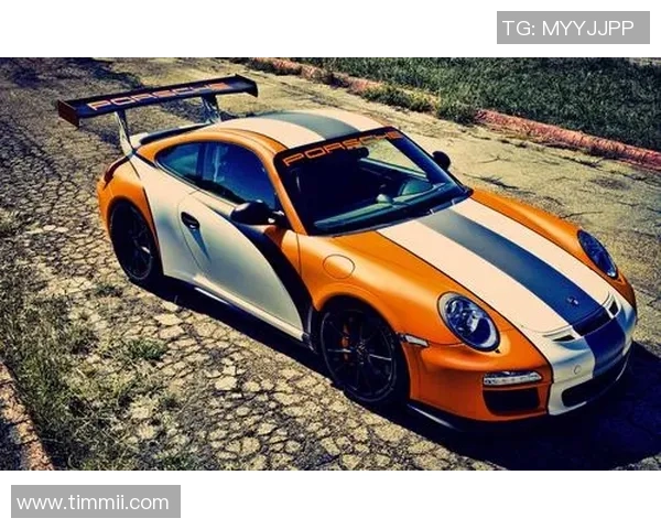 足球巨星风采尽显画框壁纸展示个性魅力尽在球场上的荣耀时刻