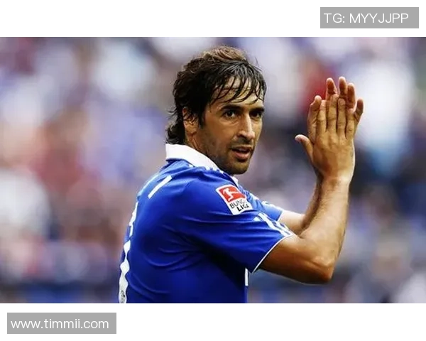 足球球星与女明星璀璨合影壁纸合集展现魅力碰撞瞬间 足球球星与女明星璀璨合影壁纸合集展现魅力碰撞瞬间